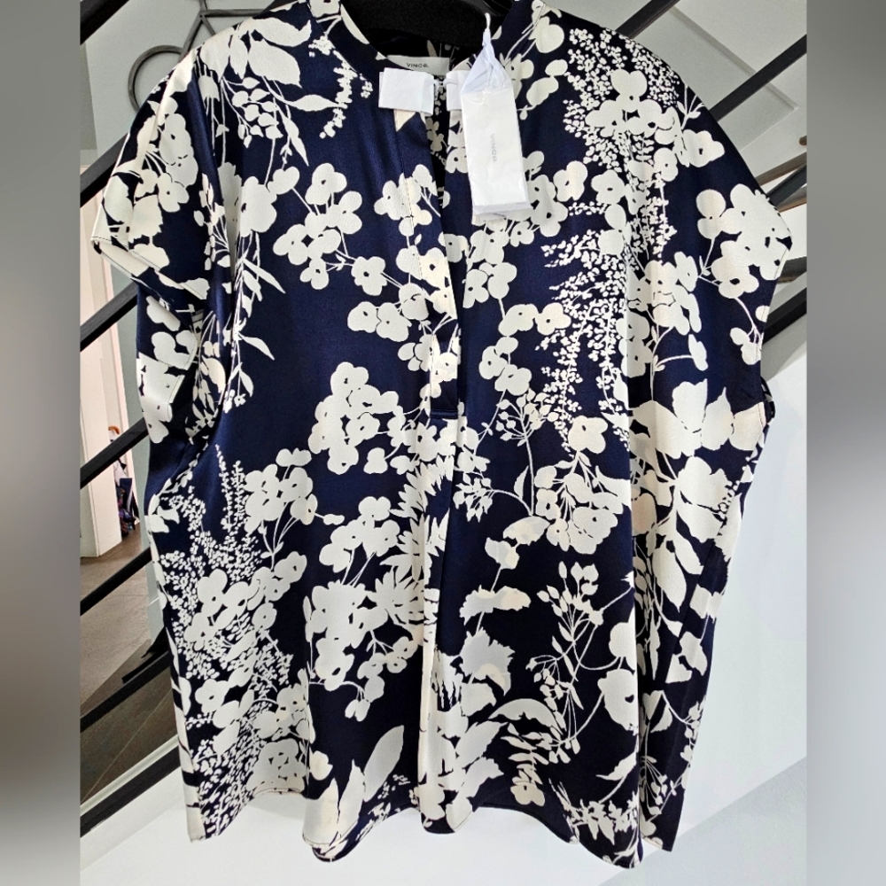 Vince Coastal Arboretum 100% Silk Navy Print Top XL